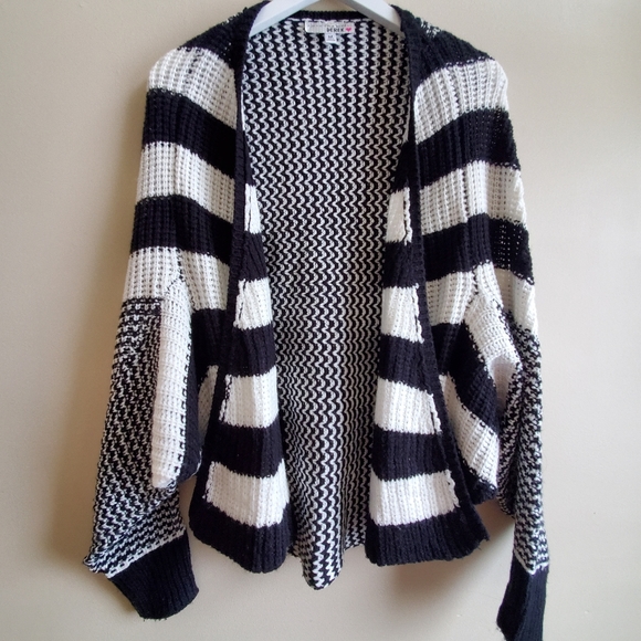 I am love with Derek ❤️ Brand Cardigan with Dolam sleeves, M size - Picture 2 of 8